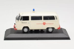 Volkswagen T2 Ambulance Malteser Hilfsdienst Minichamps 1:43 400053092 Metalas