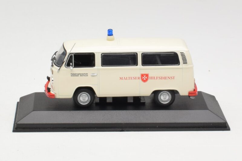 Volkswagen T2 Ambulance Malteser Hilfsdienst Minichamps 1:43 400053092 Metalas