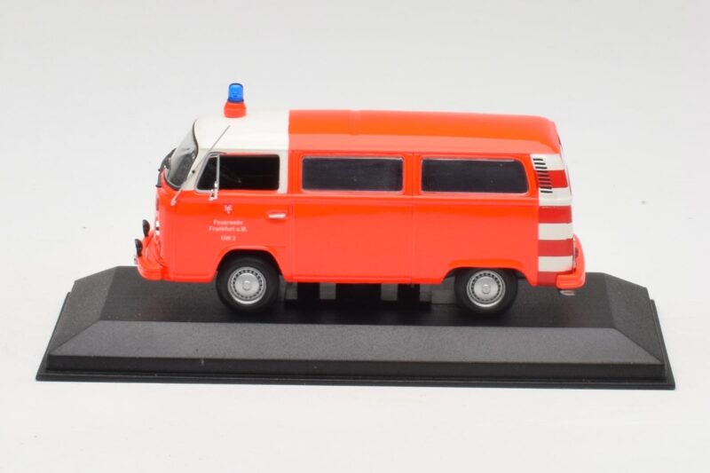 Volkswagen T2 Bus Ugniagesiai Frankfurt Raudoni Bamperiai Minichamps 1:43 400053091-V1 Metalas