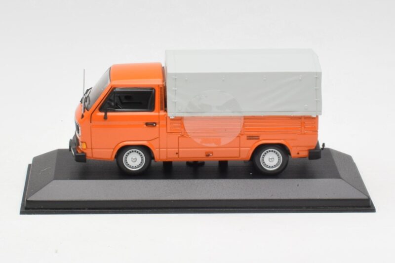 Volkswagen T3 Flatbed Oranžinis Minichamps 1:43 400055200 Metalas