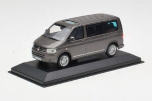 Volkswagen T5 Bus Bronze Metallic Minichamps 1:43 4039378412203 Metalas - nuotrauka 2 iš 4