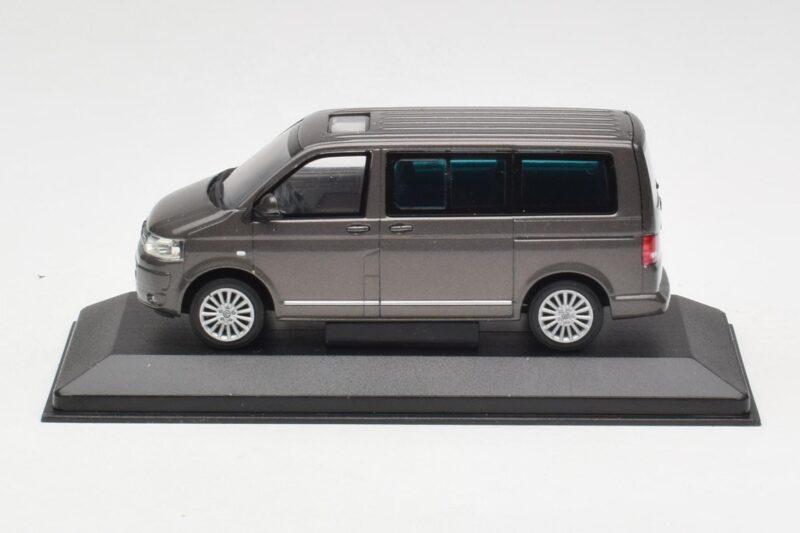 Volkswagen T5 Bus Bronze Metallic Minichamps 1:43 4039378412203 Metalas