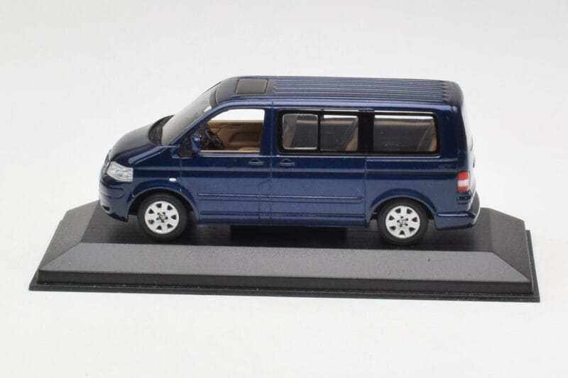 Volkswagen T5 Bus Shadow Blue Minichamps 1:43 842902102 Metalas