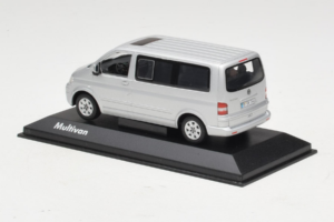 Volkswagen T5 Bus Sidabras Minichamps 1:43 T5003 Metalas - nuotrauka 3 iš 4