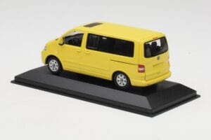Volkswagen T5 Bus Geltonas Minichamps 1:43 842902111 Metalas - nuotrauka 3 iš 4