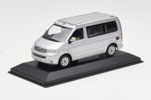 Volkswagen T5 California Sidabrinis Minichamps 1:43 7H8099300GPA7W Metalas - nuotrauka 2 iš 4