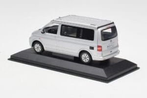 Volkswagen T5 California Sidabrinis Minichamps 1:43 7H8099300GPA7W Metalas - nuotrauka 3 iš 4