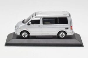 Volkswagen T5 California Sidabrinis Minichamps 1:43 7H8099300GPA7W Metalas