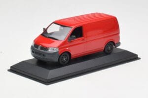 Volkswagen T5 Pristatymo Furgonas Raudonas & Juodi Ratai Minichamps 1:43 400052260-B Metalas - nuotrauka 2 iš 4