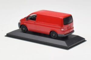 Volkswagen T5 Pristatymo Furgonas Raudonas & Juodi Ratai Minichamps 1:43 400052260-B Metalas - nuotrauka 3 iš 4