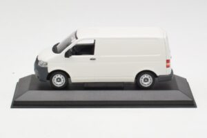 Volkswagen T5 Transporter Baltas Minichamps 1:43 T5002-B Metalas