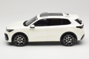 Volkswagen Tiguan R-Line Oryx White Pearl Otto 1:18 OT1219 Derva - nuotrauka 3 iš 6