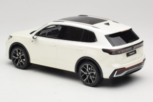 Volkswagen Tiguan R-Line Oryx White Pearl Otto 1:18 OT1219 Derva - nuotrauka 5 iš 6