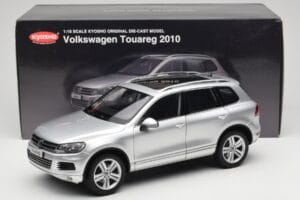 Volkswagen Touareg 7L Silver Metallic Kyosho 1:18 8821CS Metalas - nuotrauka 8 iš 8
