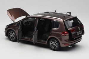 Volkswagen Touran 5T Ruda Paudi Model 1:18 ZVE000003BRA Metalas - nuotrauka 5 iš 8
