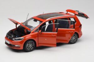 Volkswagen Touran 5T Oranžinis Paudi Model 1:18 ZVE000003ORA Metalas - nuotrauka 2 iš 8