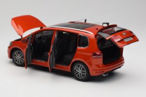 Volkswagen Touran 5T Oranžinis Paudi Model 1:18 ZVE000003ORA Metalas - nuotrauka 5 iš 8