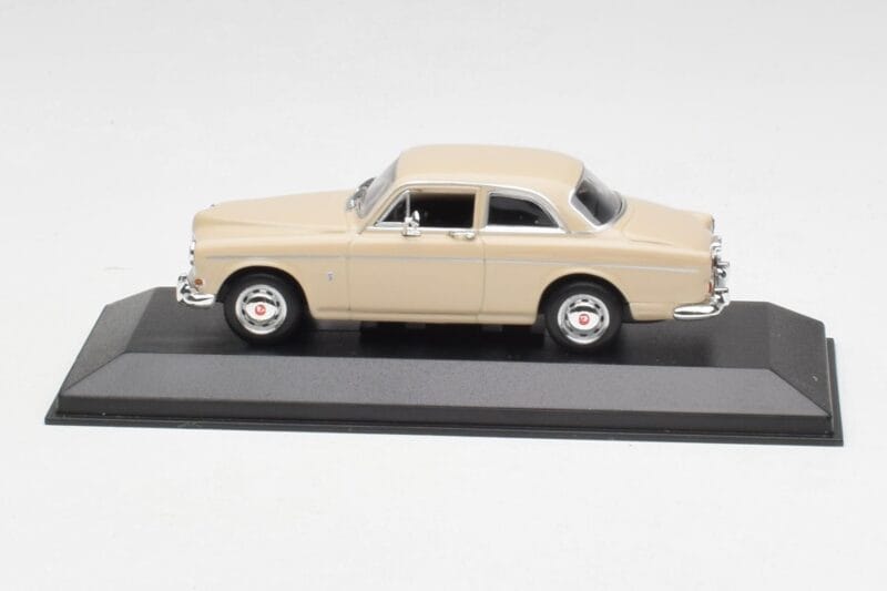 Volvo 121 Amazon Smėlio Minichamps 1:43 940171002 Metalas