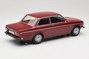 Volvo 142 Tamsiai Raudonas MCG 1:18 MCG18443 Metalas - nuotrauka 2 iš 6
