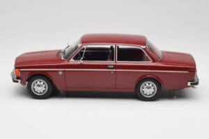 Volvo 142 Tamsiai Raudonas MCG 1:18 MCG18443 Metalas - nuotrauka 3 iš 6