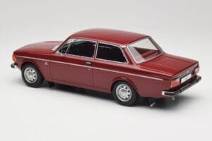 Volvo 142 Tamsiai Raudonas MCG 1:18 MCG18443 Metalas - nuotrauka 5 iš 6