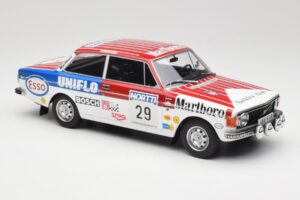 Volvo 142 #29 M. Alen / I. Kivimaki Rally 1000 Lakes 1973 MCG 1:18 MCG18528R Metalas - nuotrauka 4 iš 6