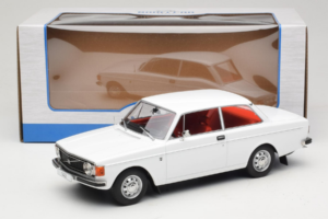 Volvo 142 Baltas MCG 1:18 MCG18445 Metalas - nuotrauka 6 iš 6