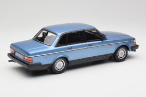 Volvo 240 GL Mėlynas Metalinis Minichamps 1:18 155171404 Metalas - nuotrauka 2 iš 6
