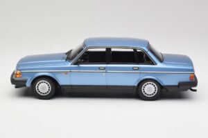 Volvo 240 GL Mėlynas Metalinis Minichamps 1:18 155171404 Metalas - nuotrauka 3 iš 6