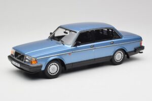 Volvo 240 GL Mėlynas Metalinis Minichamps 1:18 155171404 Metalas