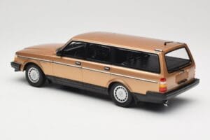 Volvo 240 GL Universalas Gold Metallic Minichamps 1:18 155171415 Metalas - nuotrauka 5 iš 6