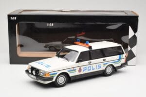 Volvo 240 GL Universalas Polis Sweden Minichamps 1:18 155171480 Metalas - nuotrauka 6 iš 6