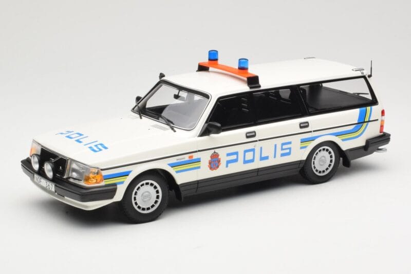 Volvo 240 GL Universalas Polis Sweden Minichamps 1:18 155171480 Metalas