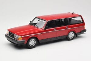 Volvo 240 GL Universalas Raudonas Minichamps 1:18 155171411 Metalas