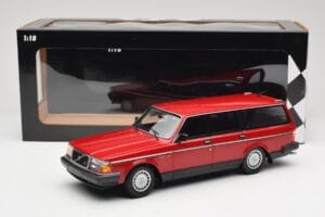 Volvo 240 GL Universalas Raudonas Minichamps 1:18 155171411 Metalas - nuotrauka 6 iš 6