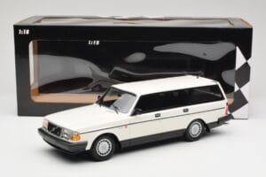 Volvo 240 GL Universalas Baltas Minichamps 1:18 155171412 Metalas - nuotrauka 6 iš 6