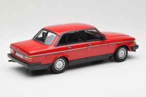 Volvo 240 GL Tamsiai Raudonas Minichamps 1:18 166171401 Metalas - nuotrauka 2 iš 6