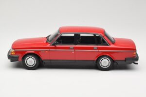 Volvo 240 GL Tamsiai Raudonas Minichamps 1:18 166171401 Metalas - nuotrauka 3 iš 6
