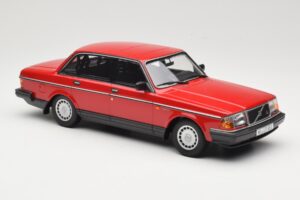Volvo 240 GL Tamsiai Raudonas Minichamps 1:18 166171401 Metalas - nuotrauka 4 iš 6