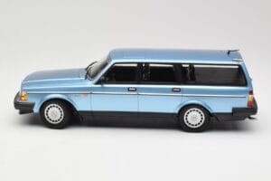 Volvo 240 GL Estate Blue Metallic Minichamps 1:18 155171414 Metalas - nuotrauka 3 iš 6