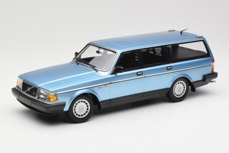 Volvo 240 GL Estate Blue Metallic Minichamps 1:18 155171414 Metalas
