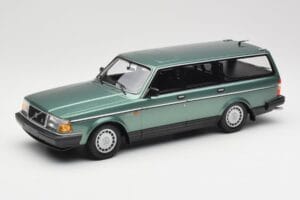 Volvo 240 GL Estate Green Metallic Minichamps 1:18 155171410 Metalas