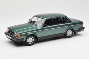 Volvo 240 GL Žalias Metalinis Minichamps 1:18 155171400 Metalas