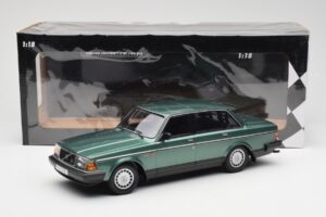 Volvo 240 GL Žalias Metalinis Minichamps 1:18 155171400 Metalas - nuotrauka 6 iš 6