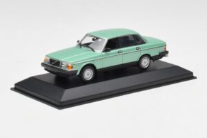 Volvo 240 GL Žalias Metalinis Minichamps 1:43 400171402 Metalas - nuotrauka 2 iš 4