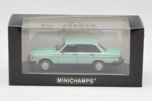 Volvo 240 GL Žalias Metalinis Minichamps 1:43 400171402 Metalas - nuotrauka 4 iš 4