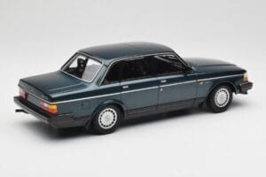 Volvo 240 GL Petrol Metallic Minichamps 1:18 155171407 Metalas - nuotrauka 2 iš 6