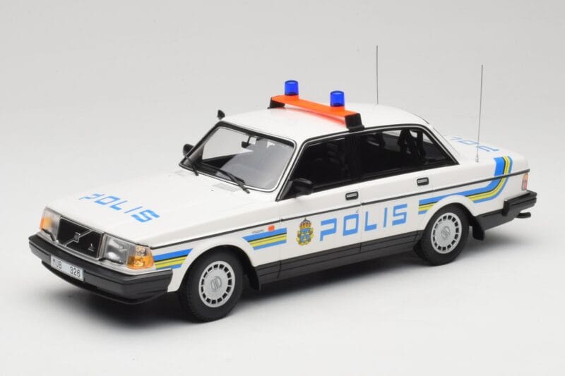 Volvo 240 GL Polis Sweden Minichamps 1:18 155171490 Metalas