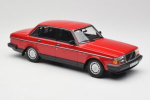 Volvo 240 GL Raudonas Minichamps 1:18 155171401 Metalas - nuotrauka 4 iš 6