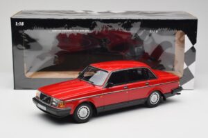 Volvo 240 GL Raudonas Minichamps 1:18 155171401 Metalas - nuotrauka 6 iš 6